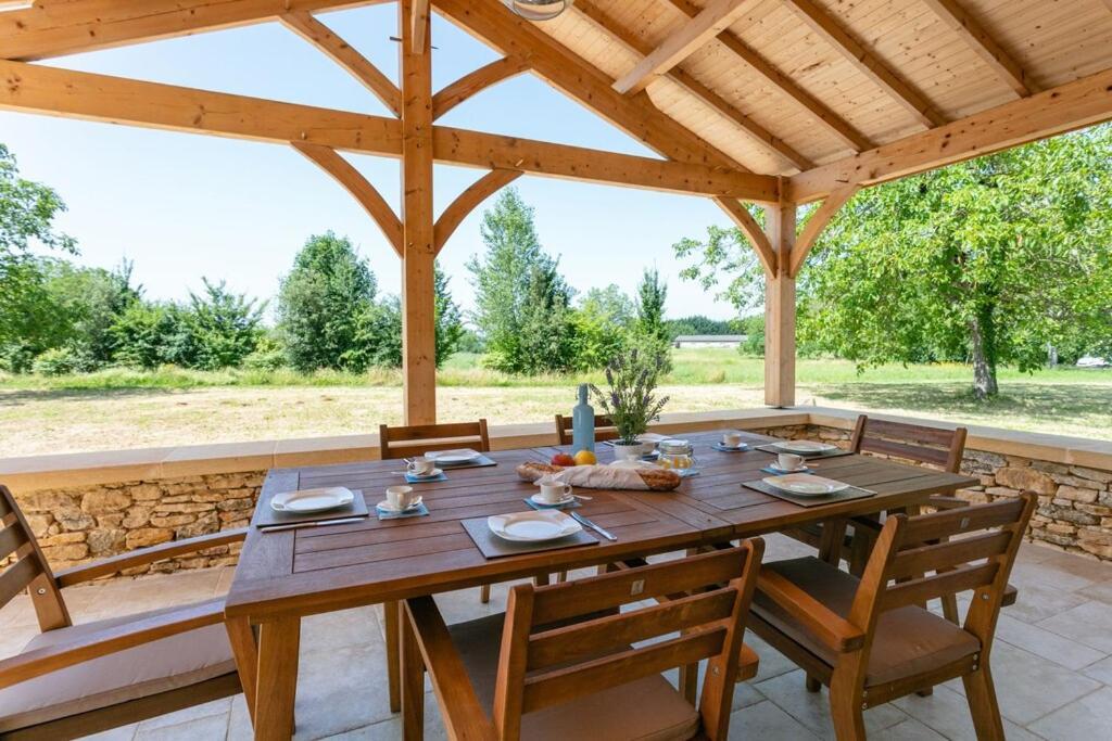 Luxury 3 Bed Home With Heated Swimming Pool Air Con And Boules Pitch Salignac-Eyvigues Exterior foto