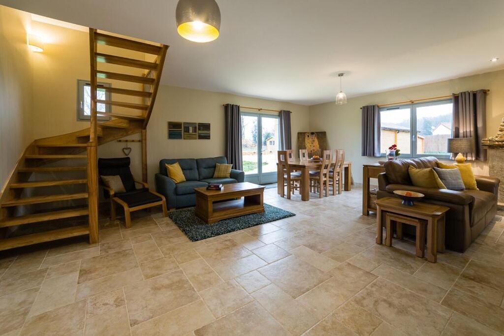 Luxury 3 Bed Home With Heated Swimming Pool Air Con And Boules Pitch Salignac-Eyvigues Exterior foto