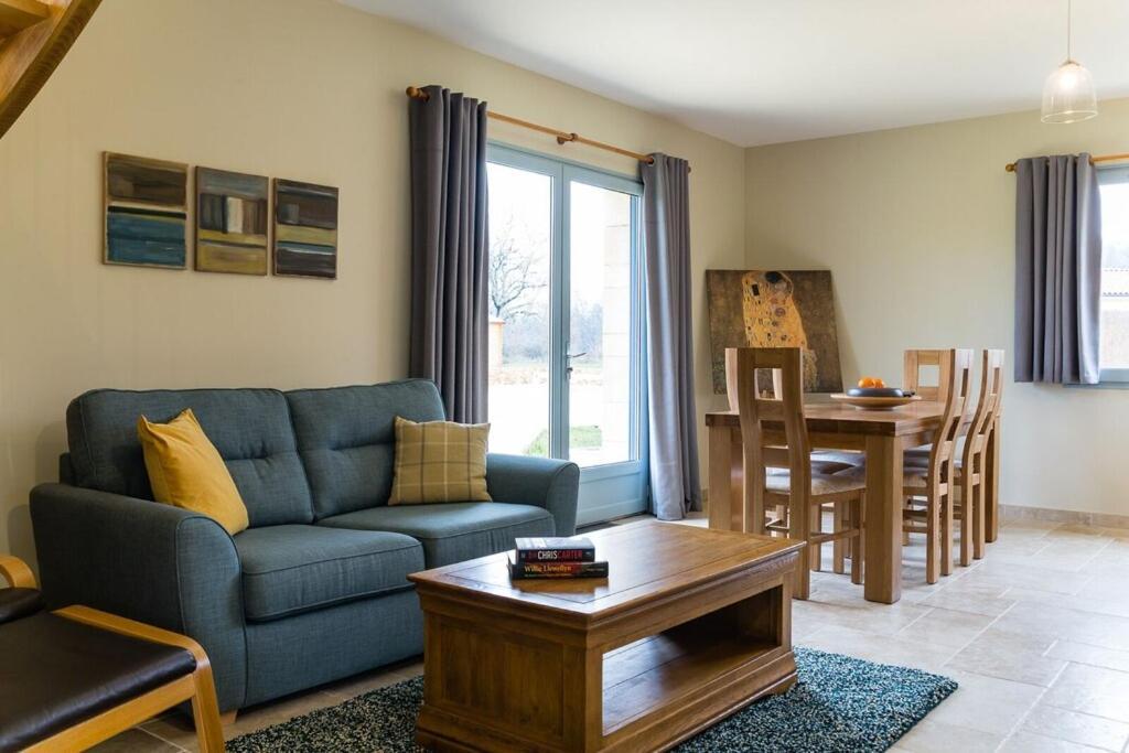 Luxury 3 Bed Home With Heated Swimming Pool Air Con And Boules Pitch Salignac-Eyvigues Exterior foto