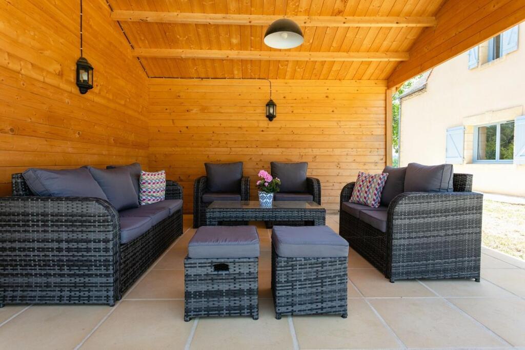 Luxury 3 Bed Home With Heated Swimming Pool Air Con And Boules Pitch Salignac-Eyvigues Exterior foto
