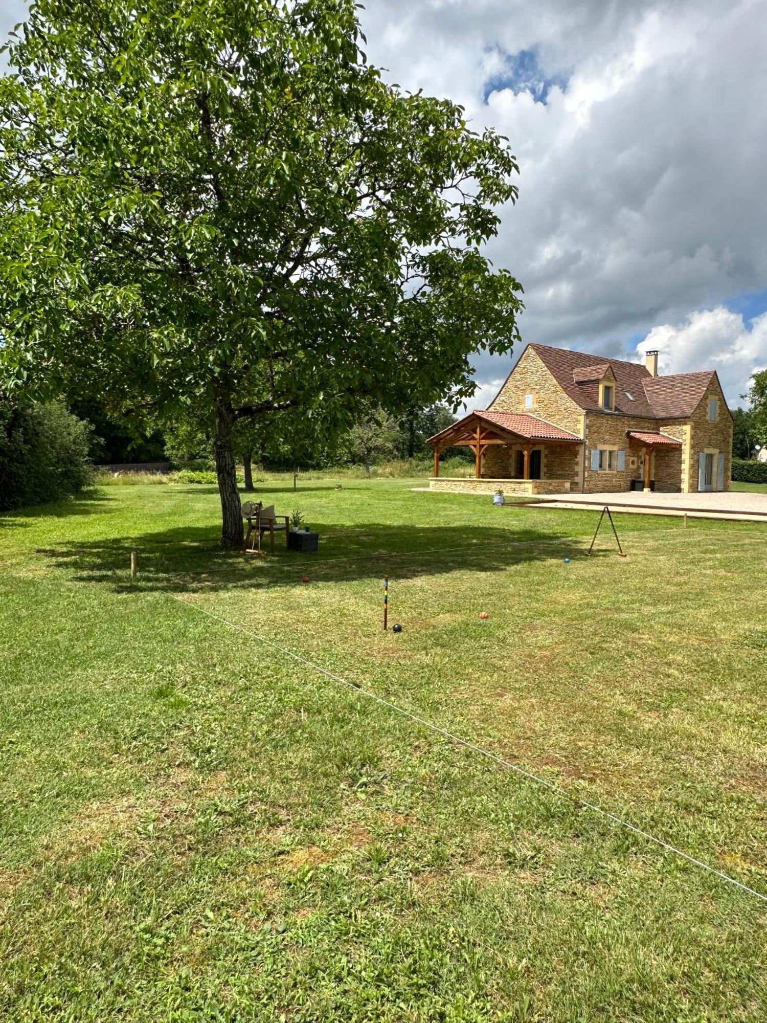 Luxury 3 Bed Home With Heated Swimming Pool Air Con And Boules Pitch Salignac-Eyvigues Exterior foto