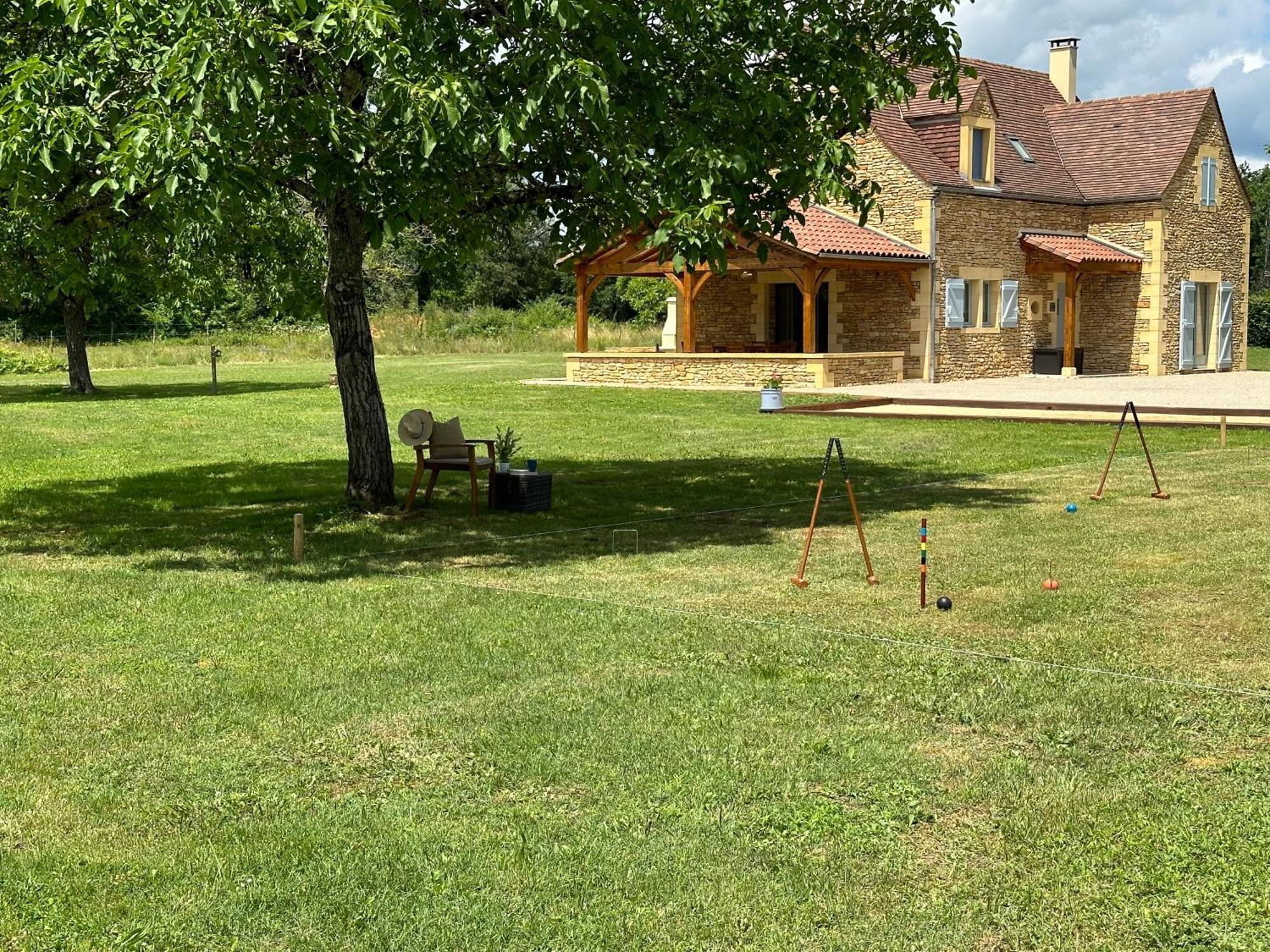Luxury 3 Bed Home With Heated Swimming Pool Air Con And Boules Pitch Salignac-Eyvigues Exterior foto